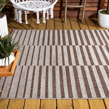 Sukie Modern Offset Stripe Indoor/outdoor Area Rug
